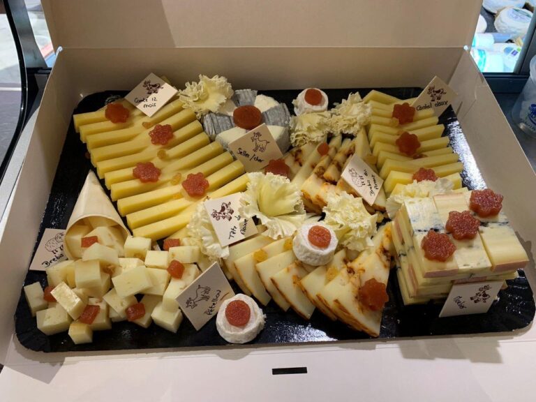 les grands fromages halles de narbonne 3 768x576