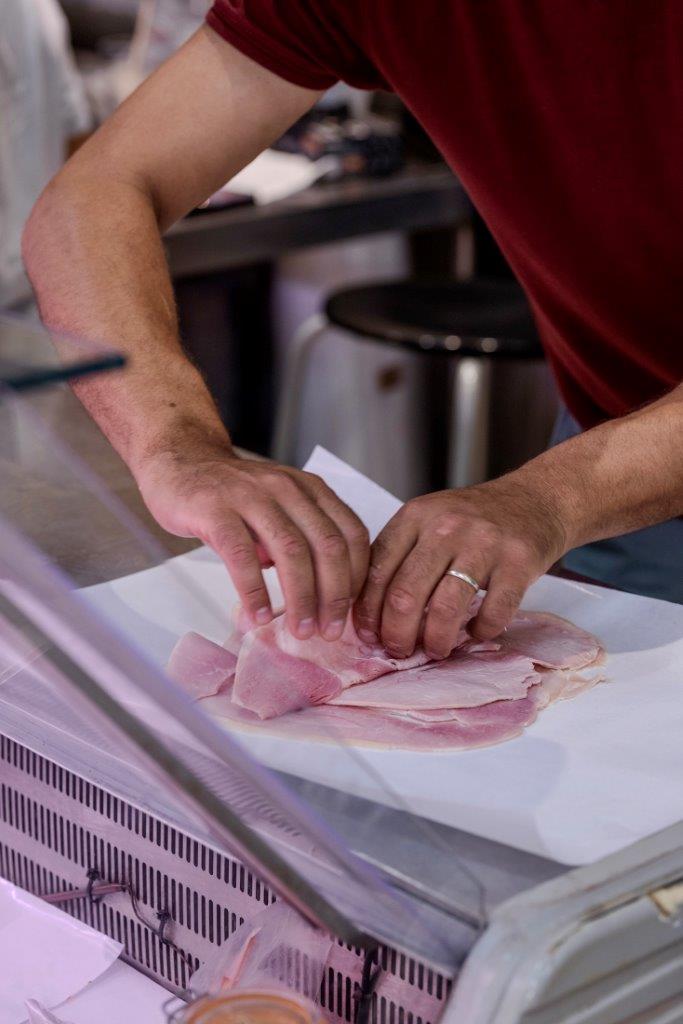 A la ferme d empare eleveur halles narbonne commercant artisan manger alimentation  4