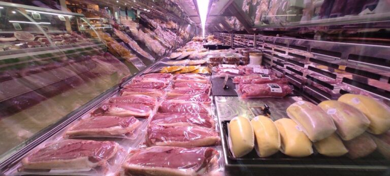 A la ferme d empare eleveur halles narbonne commercant artisan manger alimentation A 12 768x346