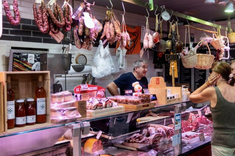 Boucherie charcuterie Chez  Bebelle halles narbonne commercant artisan manger alimentation  2 768x512