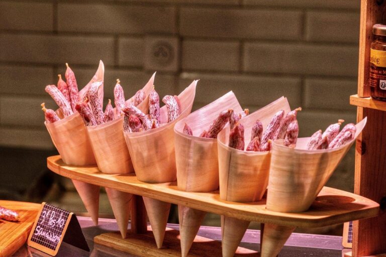 Boucherie charcuterie Chez  Bebelle halles narbonne commercant artisan manger alimentation  5 768x512