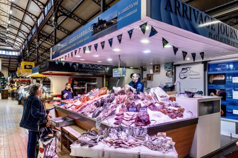 la maree gruissannaise poissonnerie ecailler halles narbonne commercant artisan manger alimentation  1 768x512