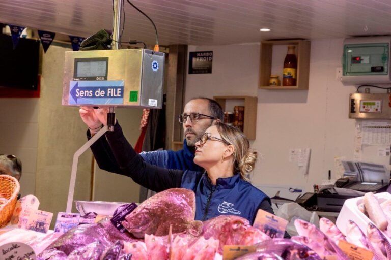 la maree gruissannaise poissonnerie ecailler halles narbonne commercant artisan manger alimentation  2 768x512