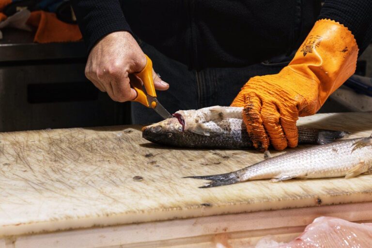poissonnerie l espadon cadiere halles narbonne commercant artisan manger alimentation  4 768x512